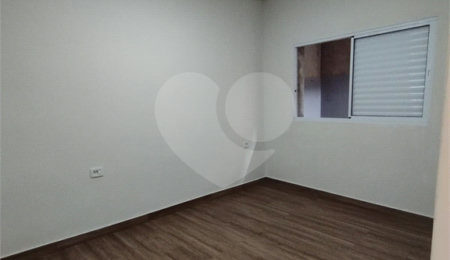 Casa à venda com 2 quartos em Jardim das Pedras, São Paulo, SP