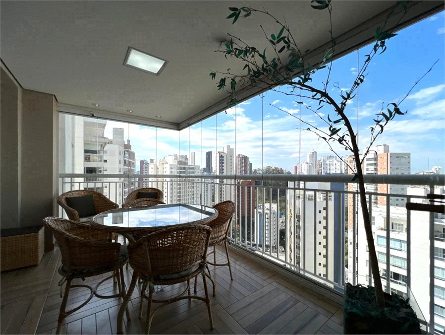 Apartamento à venda com 3 quartos, sendo 1 suíte, em Vila Andrade, São Paulo, SP