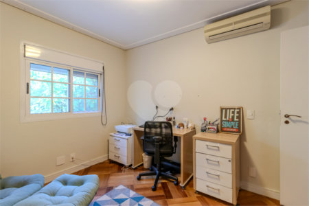 Casa à venda com 5 quartos, sendo 3 suítes, no condomínio Boulevard Saint Michael, São Paulo - SP