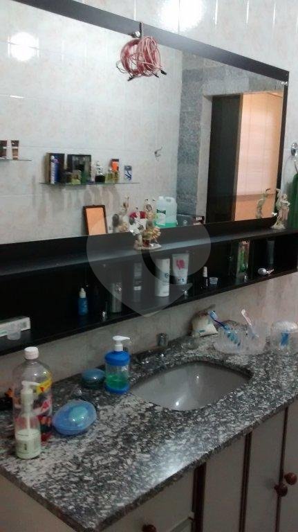 Casa à venda com 3 quartos, sendo 1 suíte, no condomínio Travessa Soldado Oscar Ribeiro Sampaio,8, São Paulo - SP