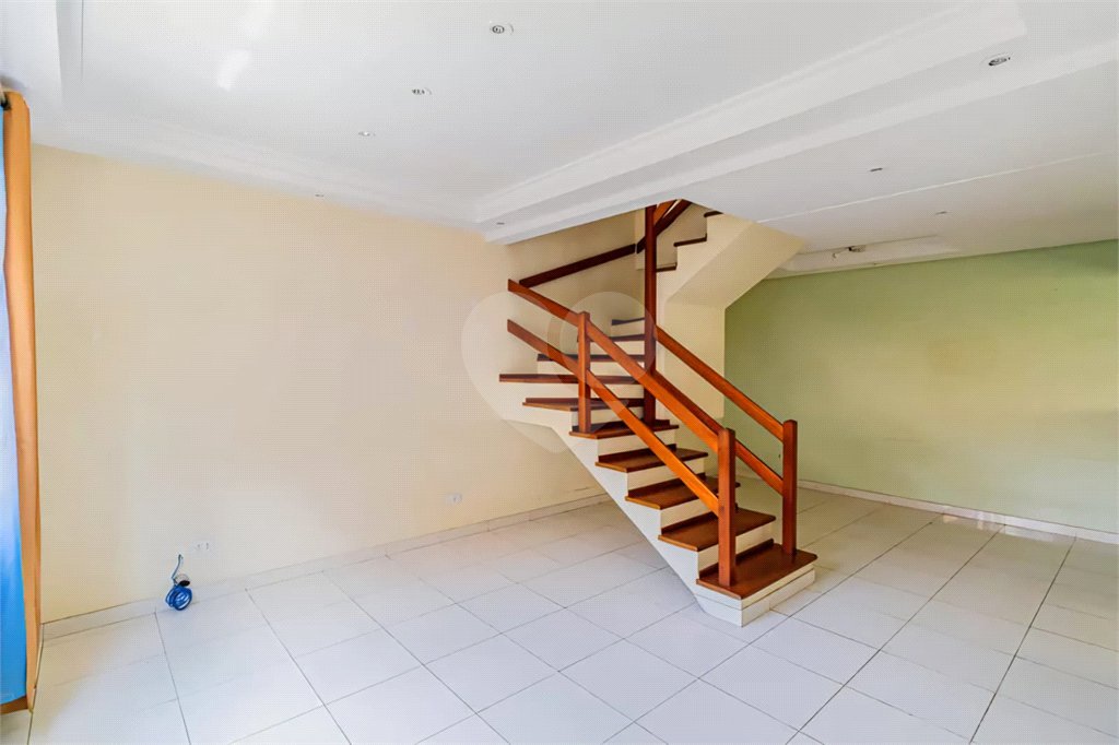 Casa à venda com 3 quartos, sendo 1 suíte,  no condomínio Villa Bella, São Paulo - SP