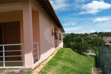 Casa à venda com 4 suítes no condomínio Parque dos Resedas, Itupeva - SP