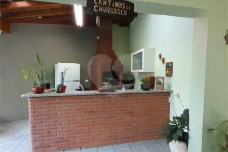 Casa à venda com 3 quartos, sendo 1 suíte, em Jardim Pinheiros, São Paulo, SP
