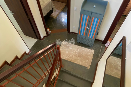 Casa à venda com 3 quartos, sendo 1 suíte, com vista deslumbrante em Recreio Maristela, Atibaia