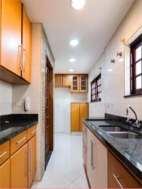 Casa com 203m² , 4 dormitórios , sendo 3 suítes , 2 vagas , à venda na Vila Formosa.
