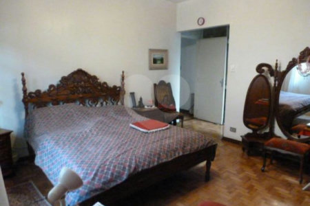 Casa Térrea à venda com 3 quartos, sendo 1 suíte, em Caxingui, São Paulo, SP