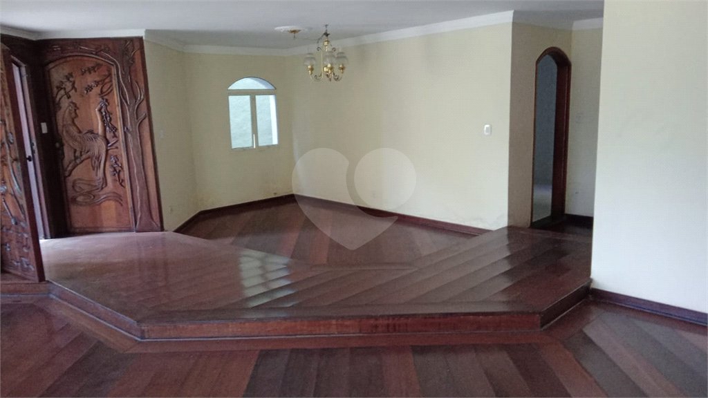 Sobrado à venda com 4 quartos, sendo 1 suíte, em Vila Rosália, Guarulhos, SP