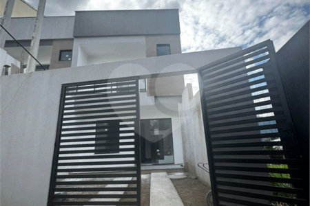 Casa à venda com 2 suítes no condomínio Residencial Camila, Rio de Janeiro - RJ