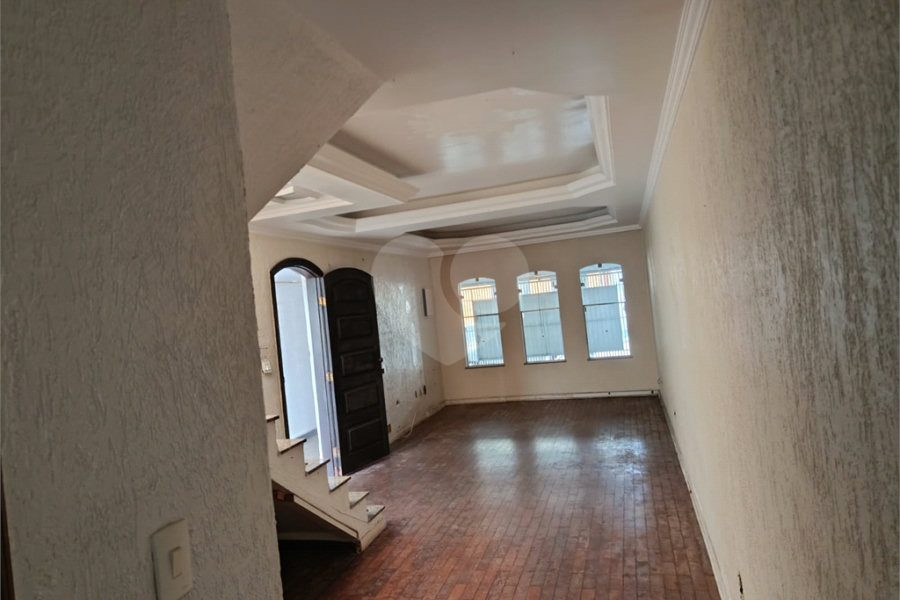 Sobrado à venda com 3 quartos, sendo 1 suíte,  em Vila Lucia, São Paulo, SP