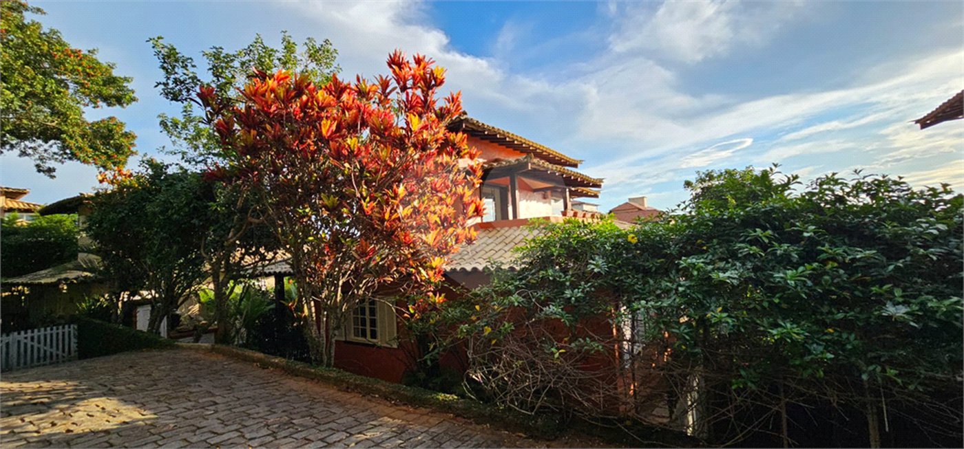Casa à venda com 4 quartos, sendo 3 suítes, em João Fernandes, Armação dos Búzios, RJ
