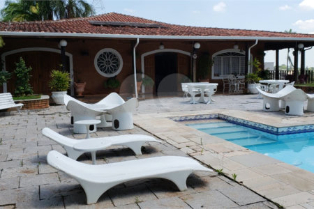 Casa à venda com 4 suítes no condomínio Vale do Itamaraca, Valinhos - SP