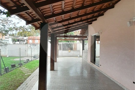 Casa à venda com 3 quartos, sendo 1 suíte,  em Retiro das Fontes, Atibaia, SP