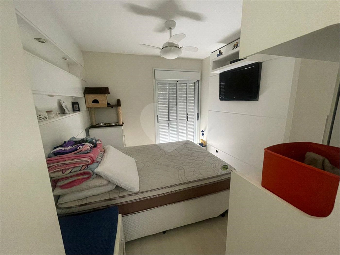 Casa à venda com 4 quartos, sendo 2 suítes, no condomínio Narandiba 23, São Paulo - SP