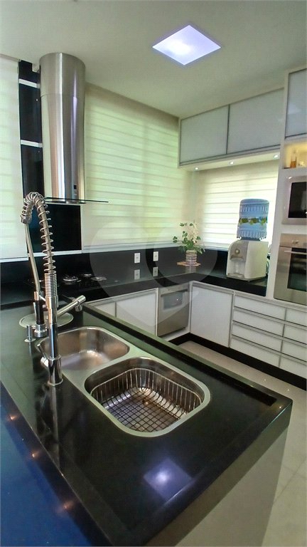 Casa à venda com 3 suítes no condomínio Figueira Garden, Atibaia - SP