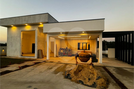 Casa à venda com 3 suítes no condomínio Vilagio Ipamena 2, Araçoiaba da Serra - SP