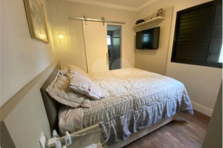 Apartamento à venda com 3 quartos, sendo 1 suíte,  em Vila Regente Feijó, São Paulo, SP
