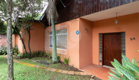 Casa à venda com 3 quartos, sendo 1 suíte,  em Alto da Boa Vista, São Paulo, SP