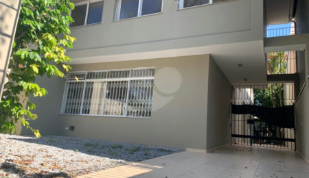 Casa à venda com 4 quartos, sendo 2 suítes,  em Brooklin, São Paulo, SP