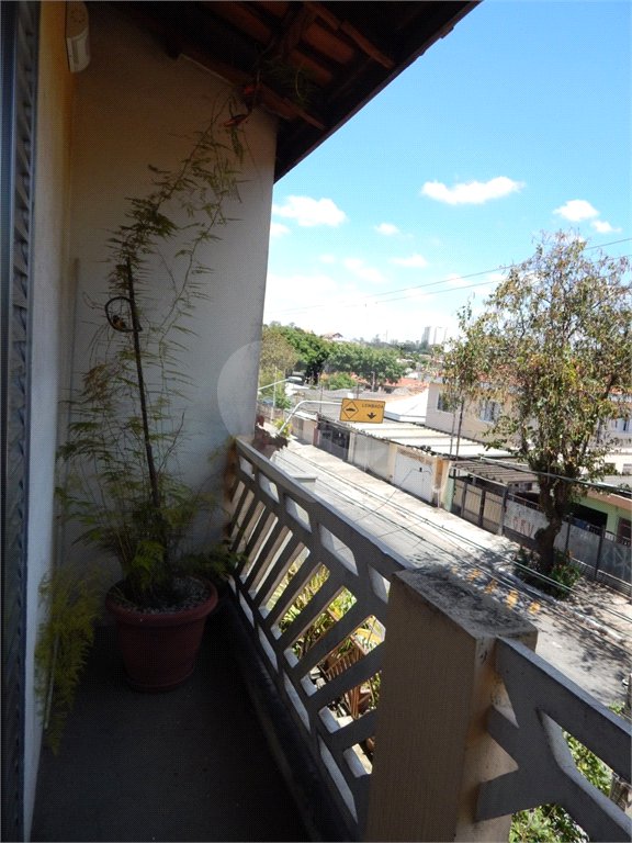 Sobrado à venda com 3 quartos, sendo 1 suíte,  em Parque Maria Domitila, São Paulo, SP