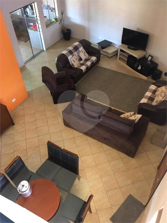 Sobrado à venda com 4 quartos, sendo 1 suíte,  em Vila Asem, Itapetininga, SP