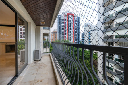 Apartamento à venda com 3 suítes em Vila Nova Conceição, São Paulo, SP