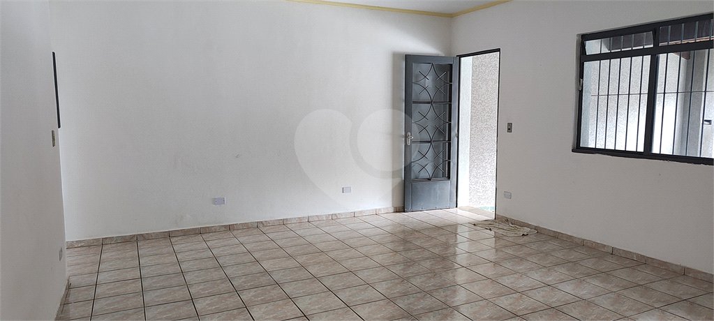 Sobrado à venda com 3 quartos, sendo 1 suíte, em Ressaca, Atibaia, SP