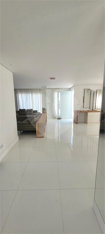 Sobrado à venda com 4 quartos, sendo 2 suítes, em Vila Irmãos Arnoni, São Paulo, SP