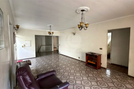 Casa à venda ou para alugar com 5 quartos, sendo 2 suítes, no Centro, Salto, SP