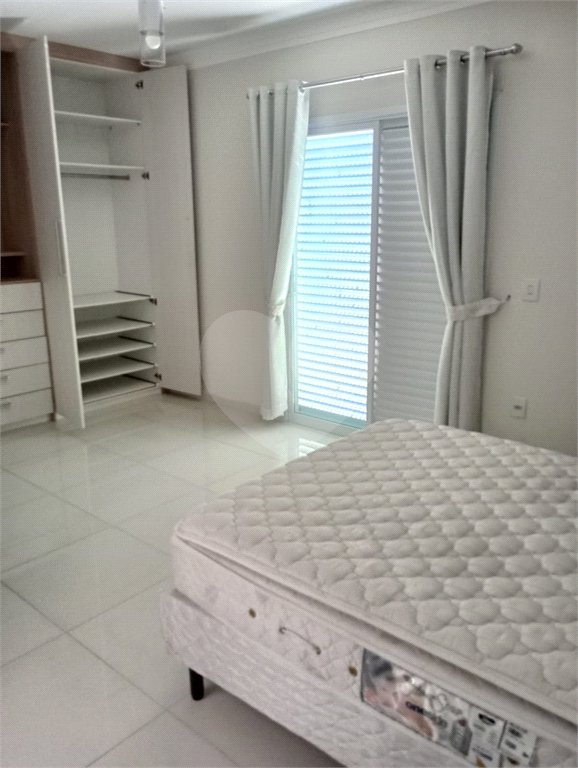 Casa à venda com 3 quartos, sendo 2 suítes, no condomínio Granja Olga II, Sorocaba - SP