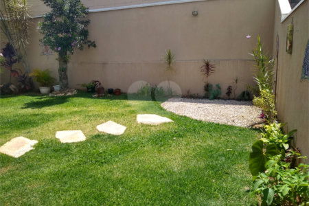 Casa à venda com 3 quartos, sendo 1 suíte,  no condomínio Residencial Grape Village, Vinhedo - SP