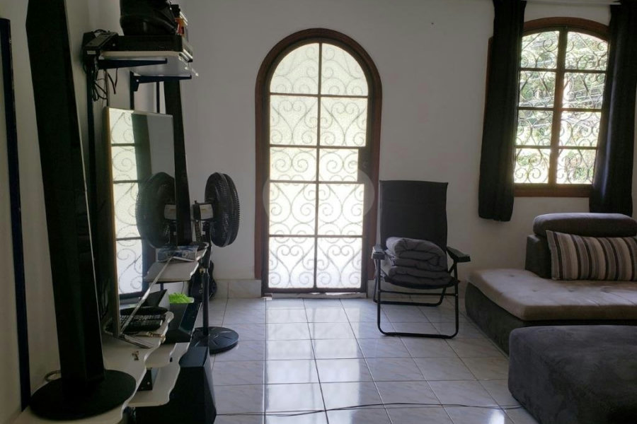 Sobrado à venda com 4 quartos, sendo 1 suíte, em Jardim Floresta, São Paulo, SP