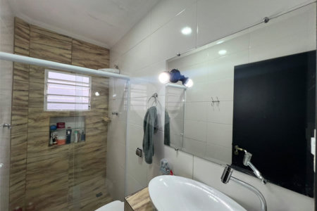 Sobrado à venda com 3 quartos, sendo 1 suíte, em Lopes de Oliveira, Sorocaba, SP