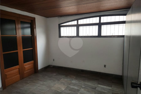 Sobrado à venda ou para alugar com 4 quartos, sendo 2 suítes, no Centro, Araraquara, SP