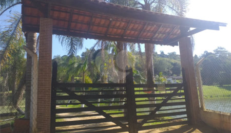 Sítio à venda com 4 quartos, sendo 1 suíte,  em Cruz das Almas, Biritiba-mirim, SP