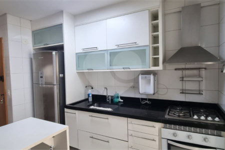 Apartamento à venda com 3 suítes em Santa Teresinha, São Paulo, SP