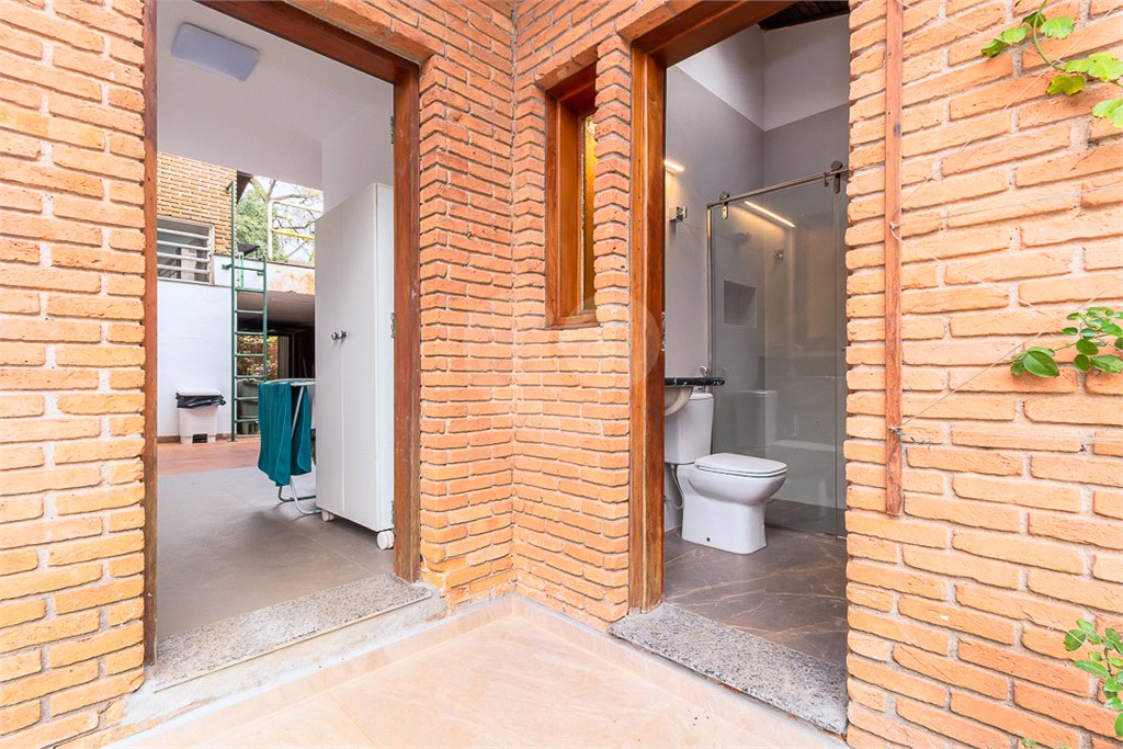 Casa Térrea à venda com 3 quartos, sendo 1 suíte,  em Alto da Boa Vista, São Paulo, SP