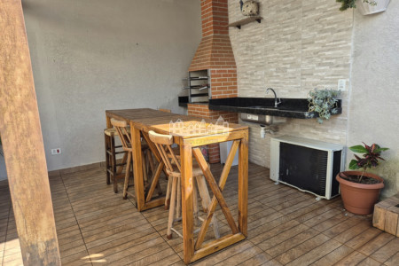 Casa à venda no Bairro Imperial – Atibaia | 2 dormitórios, suíte, 2 vagas e área gourmet