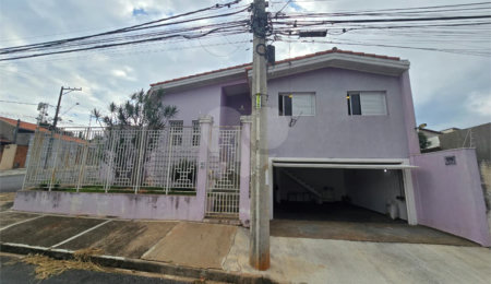 Casa à venda com 4 quartos, sendo 2 suítes,  em Vila Nastri, Itapetininga, SP