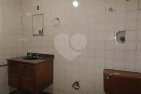 Sobrado à venda com 3 quartos, sendo 1 suíte, em Vila Invernada, São Paulo, SP