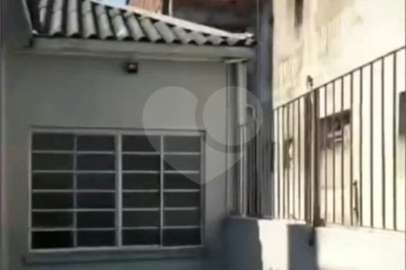 Galpão com 409m² , 10 vagas de garagem , 3 banheiros , 3 salas , à venda na Moóca.