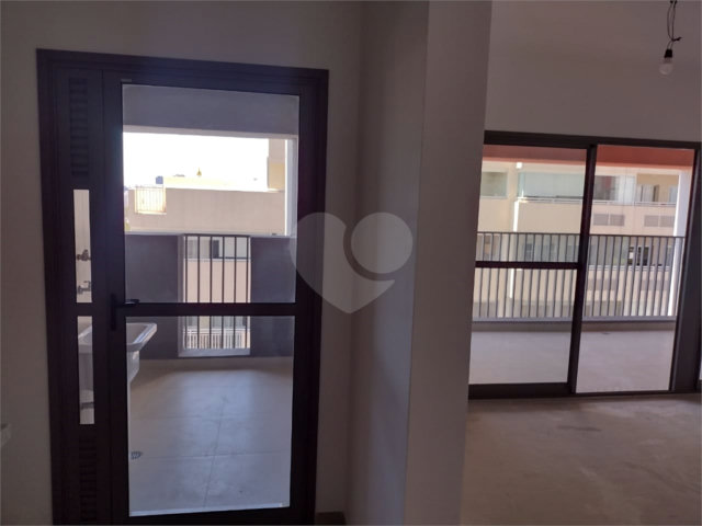Apartamento à venda com 2 quartos, sendo 1 suíte,  em Santo Amaro, São Paulo, SP