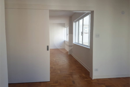 Apartamento à venda com 3 quartos, sendo 1 suíte, em Jardim Paulista, São Paulo, SP
