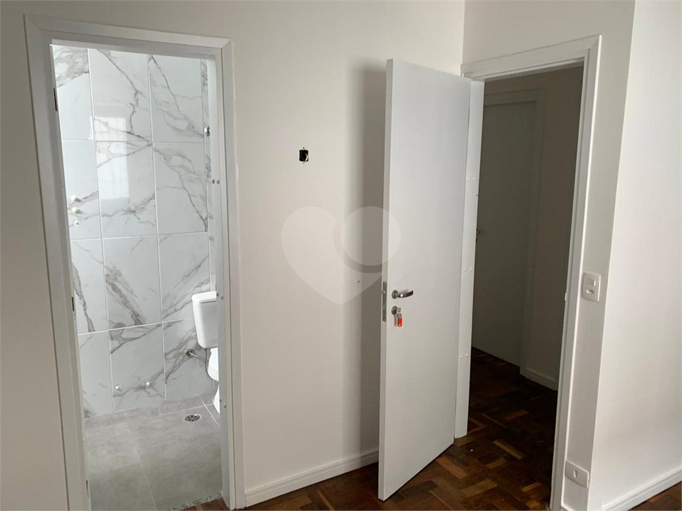 Sobrado à venda ou para alugar com 7 quartos, sendo 3 suítes, em Vila Mariana, São Paulo, SP
