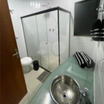 Casa à venda com 5 quartos, sendo 3 suítes,  no condomínio Flamboyant, Atibaia - SP