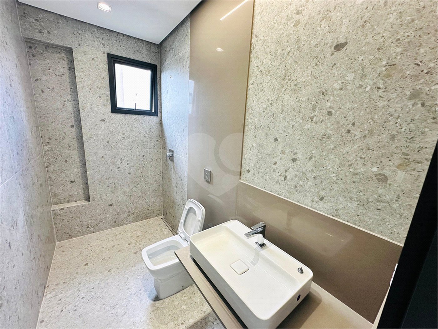 Casa à venda com 3 suítes no condomínio Villa Jardim, Cuiabá - MT