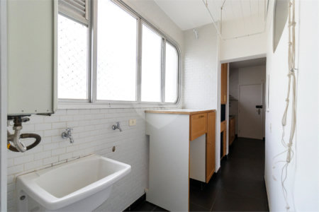 Apartamento à venda com 3 quartos, sendo 1 suíte, em Vila Sofia, São Paulo, SP