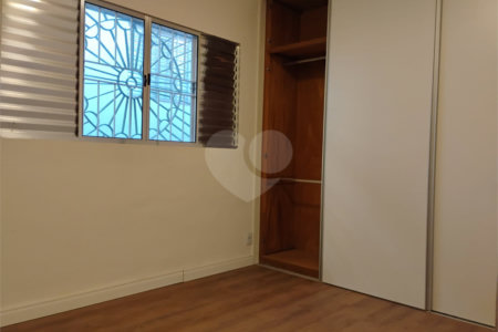 Sobrado à venda com 3 quartos, sendo 1 suíte, em Vila Paulista, São Paulo, SP