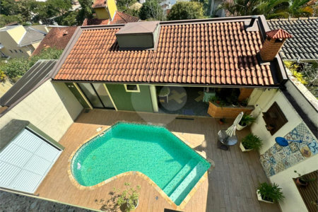 Casa à venda com 3 quartos, sendo 1 suíte, no condomínio Residencial Jardim das Flores 1510, Cotia - SP