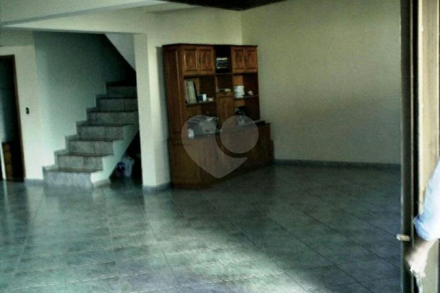 Sobrado à venda com 4 quartos, sendo 3 suítes, em Horto, São Paulo, SP