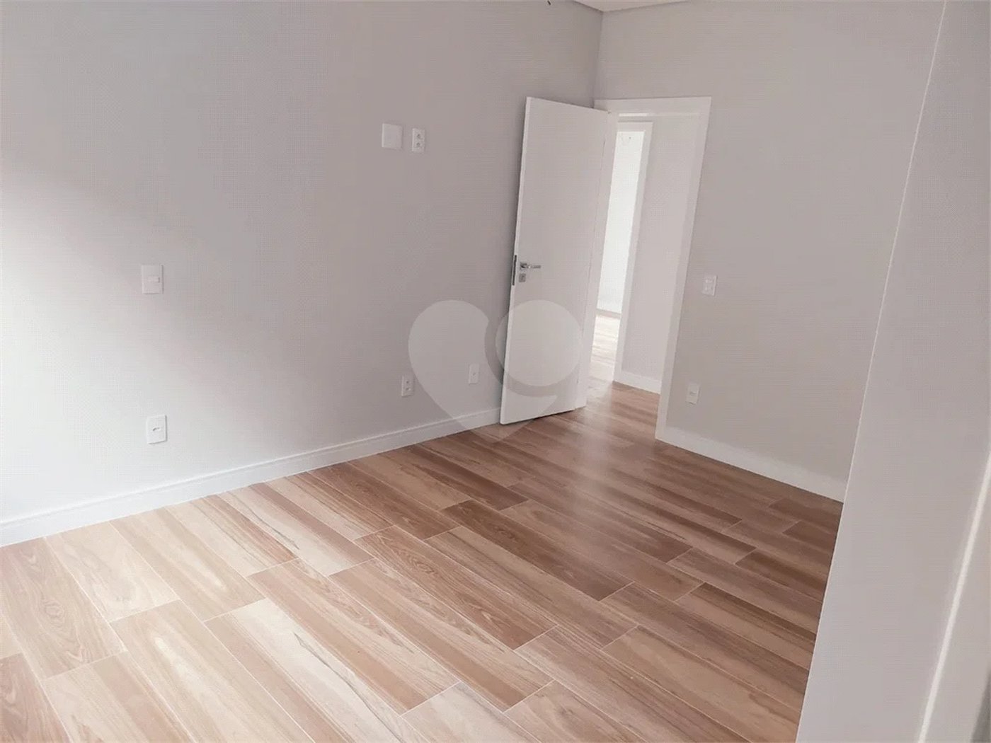 Casa à venda com 3 quartos, sendo 1 suíte, no condomínio Gran Ville São Venâncio, Itupeva - SP